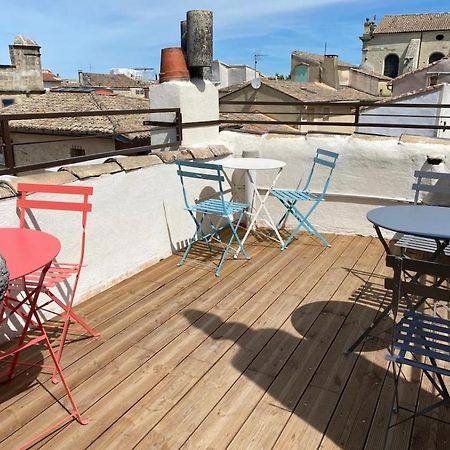 La Tour 3: Appart Au Coeur De La Petite Venise LʼIsle-sur-la-Sorgue Esterno foto