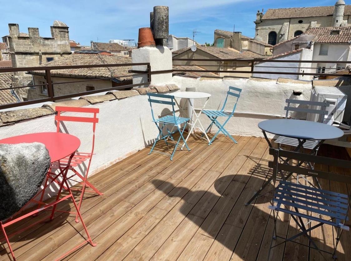 La Tour 3: Appart Au Coeur De La Petite Venise LʼIsle-sur-la-Sorgue Esterno foto